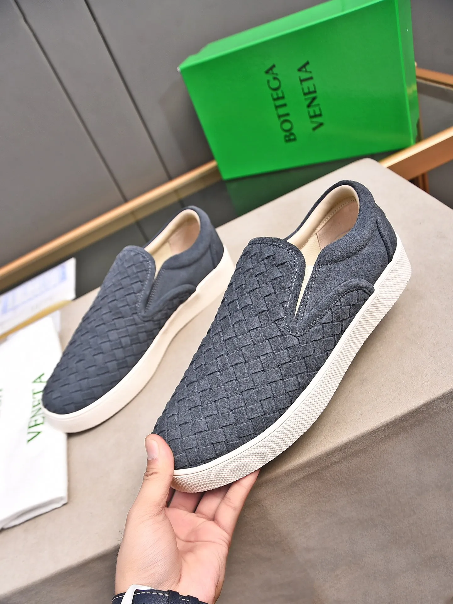 Men's shoes 💰460 [Sleeves series] BOTTEG* VENET* - high-end boutique Size: 38-44 (45 customized) BV new product, first-layer cowhide artificially woven classic style harmoniously blends with contemporary fashion temperament, rubber soles are light and flexible, water-dyed sheepskin pads! [Taobao, Tmall, and live streaming are the first choices]